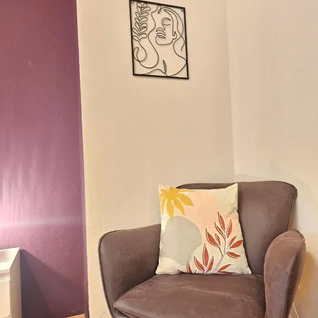 Doppelzimmer 1 I Geteiltes Bad & Kueche I Mit Dem Nur 4 Min Bis Zum Hauptbahnhof *